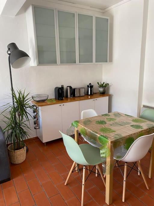 Simone, Appartement Maison, Quartier Calme, Grande Terrasse, Spa, Barbecue, 2 Chambres Frejus Exterior photo
