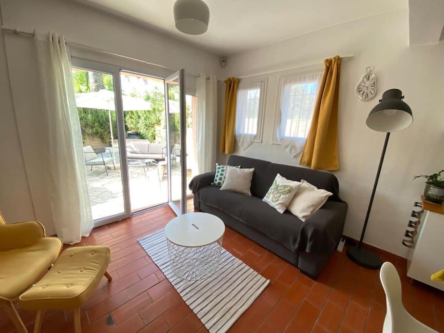 Simone, Appartement Maison, Quartier Calme, Grande Terrasse, Spa, Barbecue, 2 Chambres Frejus Exterior photo