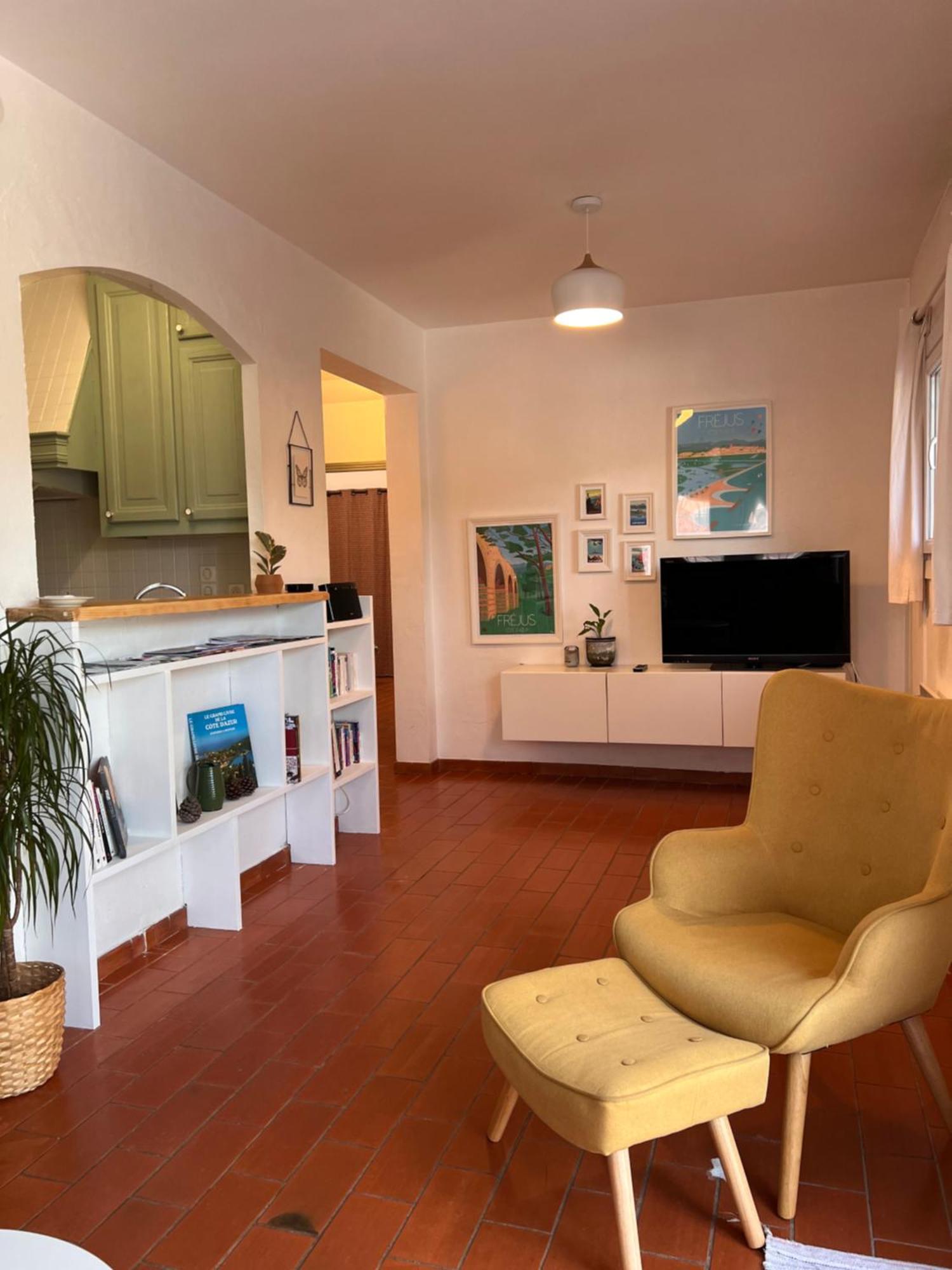 Simone, Appartement Maison, Quartier Calme, Grande Terrasse, Spa, Barbecue, 2 Chambres Frejus Exterior photo