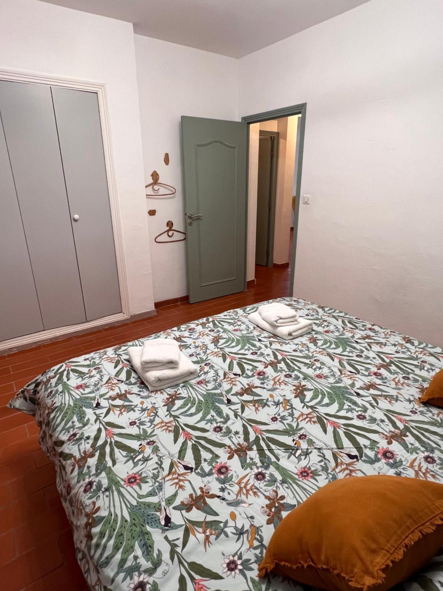 Simone, Appartement Maison, Quartier Calme, Grande Terrasse, Spa, Barbecue, 2 Chambres Frejus Exterior photo