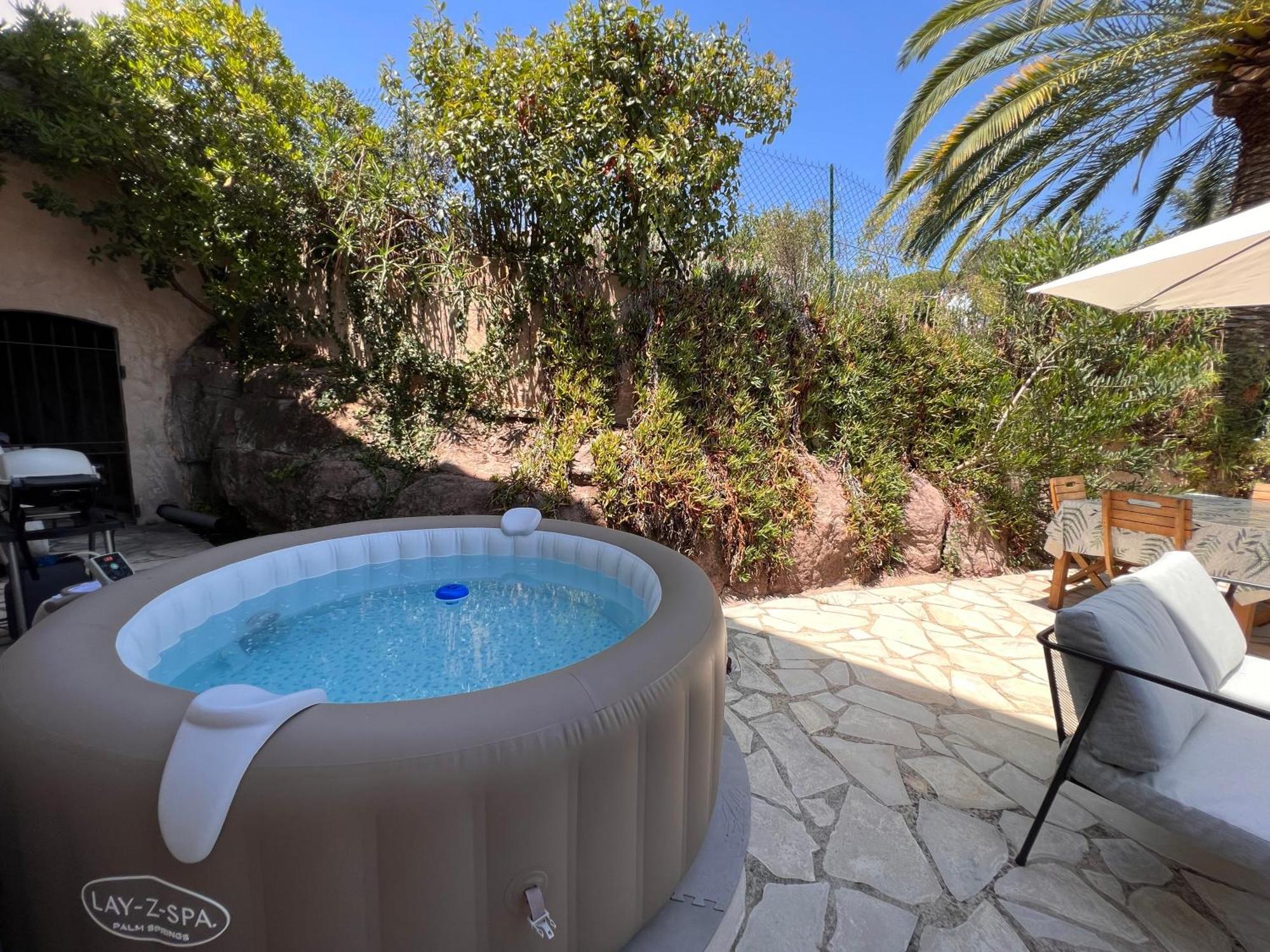Simone, Appartement Maison, Quartier Calme, Grande Terrasse, Spa, Barbecue, 2 Chambres Frejus Exterior photo