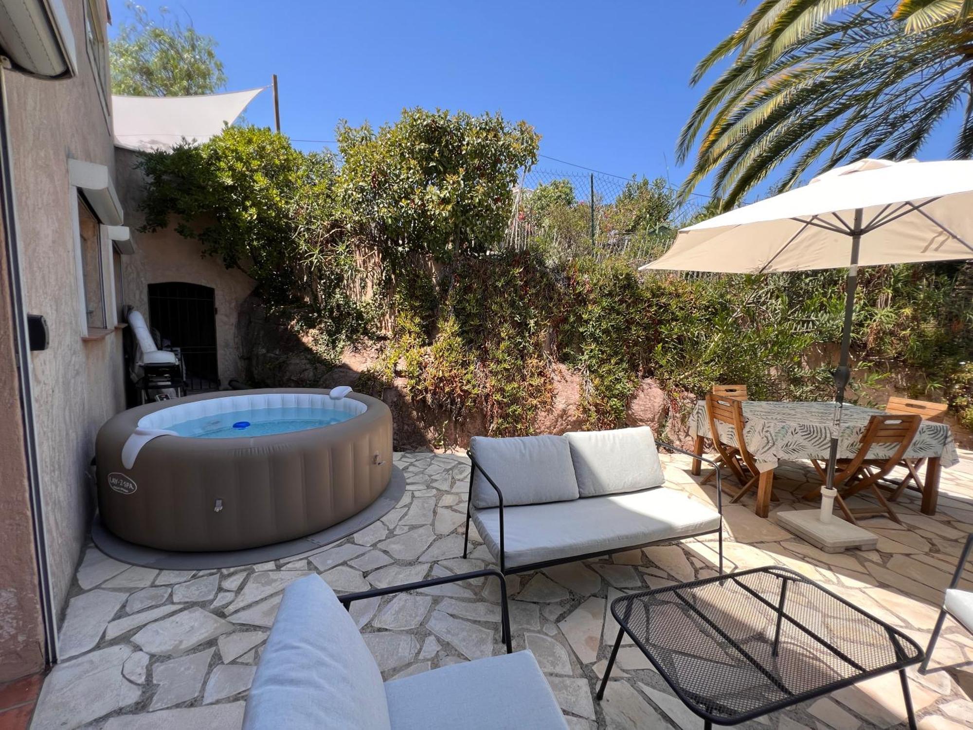 Simone, Appartement Maison, Quartier Calme, Grande Terrasse, Spa, Barbecue, 2 Chambres Frejus Exterior photo